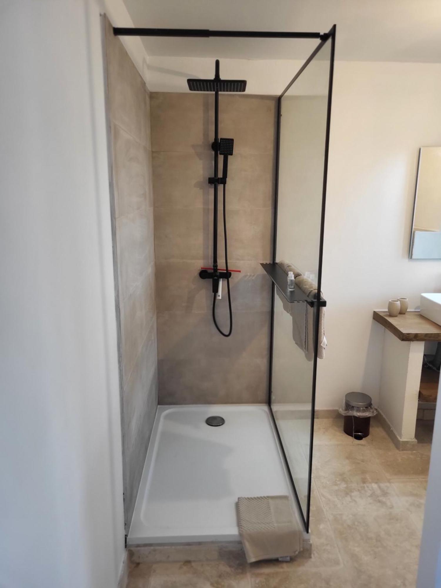 Bastide De La Madeleine Bed & Breakfast Pougnadoresse Room photo