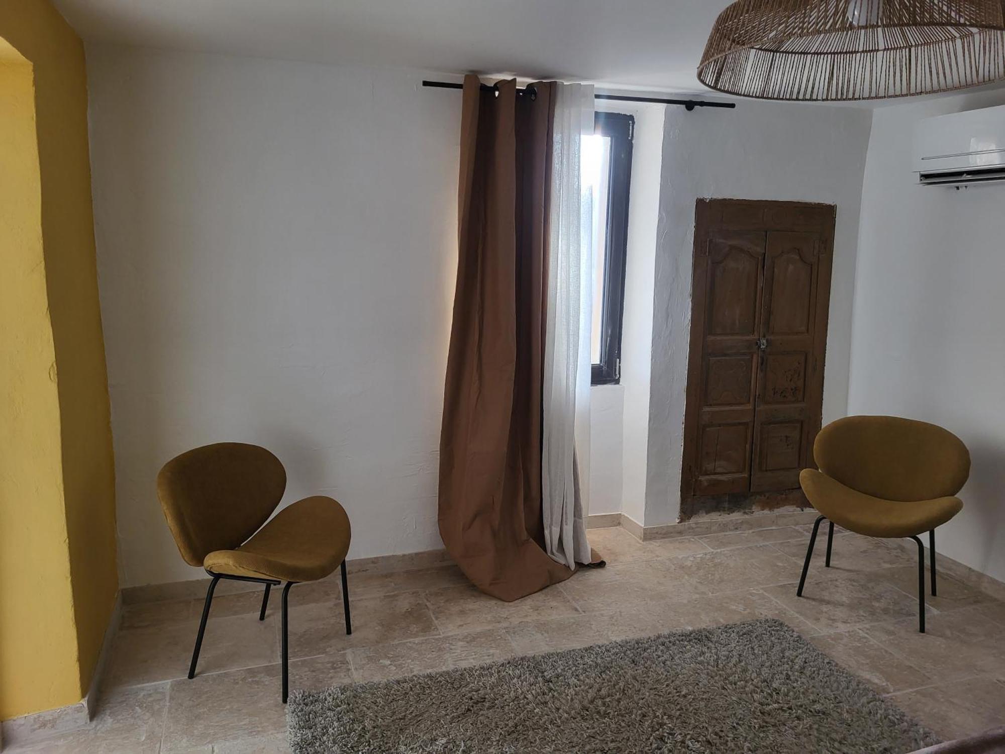Bastide De La Madeleine Bed & Breakfast Pougnadoresse Room photo